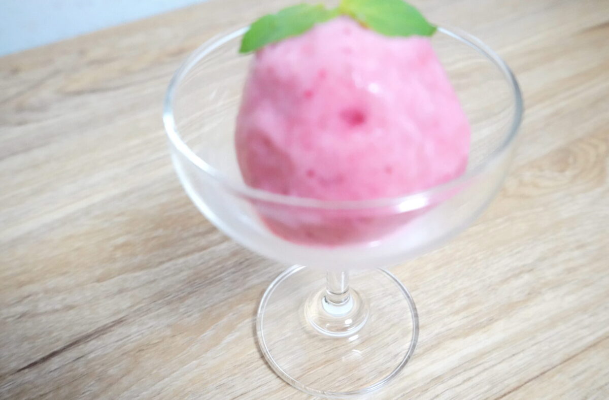 バイタミックスで作るアイスクリームレシピ │ 酸味が爽やかな「いちごヨーグルトアイスクリーム」